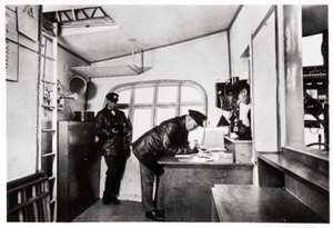 Navigační místnost, Zeppelin LZ 127 Graf Zeppelin, 1933 od Unbekannt