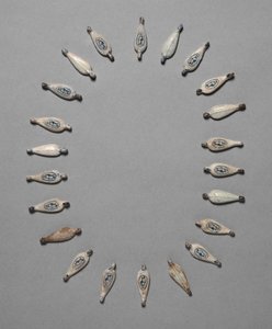 Korálky ve tvaru okvětních lístků, c. 1391-1353 před naším letopočtem. od Unbekannt
