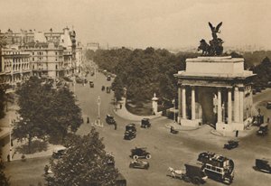Piccadilly a Quadriga of Constitution Hill, c1935. od Unbekannt