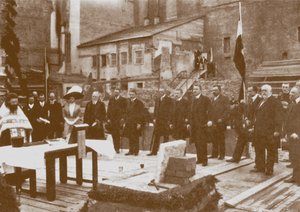 Veřejná modlitba před zahájením stavebních prací nového německého velvyslanectví v St. Pet od Unbekannt