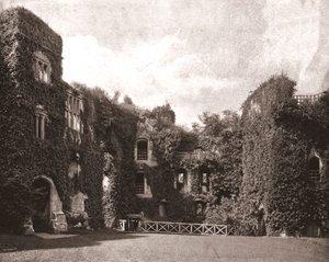 Hrad Raglan, Monmouthshire, Wales, 1894. od Unbekannt