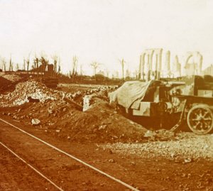 Železniční tratě ve vesnici Noordschote, Flandry, Belgie, c1914-c1918 od Unbekannt