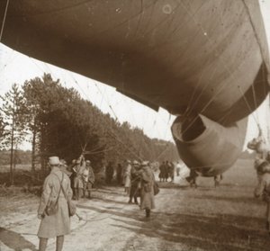 Vztyčení pozorovacího balónu, Somme, severní Francie, 1916 od Unbekannt