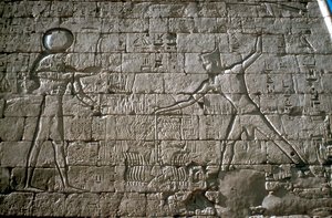 Rameses III bije své nepřátele před Amun-Ra, zádušní chrám, Medinet Habu, Egypt, 12. století před naším letopočtem od Unbekannt