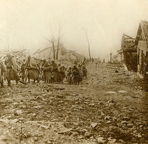 Pomocná pěchota při útoku na Douaumont, severní Francie, 1916 od Unbekannt