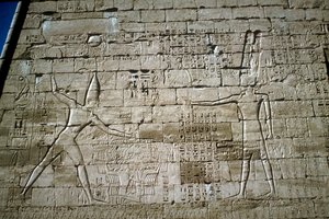 Reliéf Ramesese III bije nepřátele, Zádušní chrám Ramsese III, Medinet Habu, c1200 př.nl od Unbekannt