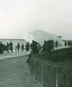 Rozbouřené moře nad promenádou v Hastings, Sussex, konec 19. a začátek 20. století. od Unbekannt