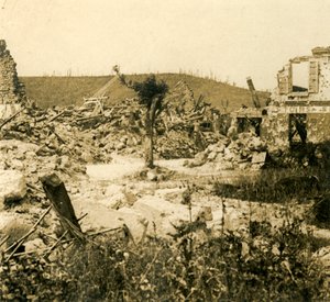 Zříceniny budov, Chavignon, severní Francie, c1914-c1918 od Unbekannt