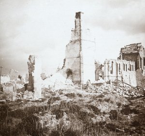 Zničený kostel, Chauny, severní Francie, c1914-c1918 od Unbekannt
