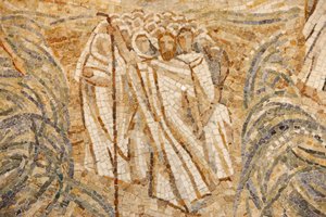 Bazilika opatství Saint-Maurice, Mozaika Madeleine DienerMoses a Hebrejci překračující Rudé moře, Saint-Maurice, Suisse od Unbekannt