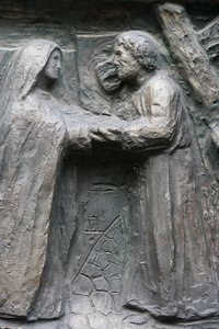Kostel Saint-Pierre de Montmartre: Socha dveří Notre Dame: Ježíš se setkává se svou matkou na Via Dolorosa, Paříž, Francie od Unbekannt
