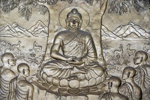 Buddha Šákjamuni káže kázání – kolo zákona – svým pěti žákům. Ho Či Minovo město. Vietnam od Unbekannt