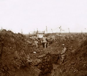 Vojáci v zákopech, Massiges, severní Francie, c1914-c1918 od Unbekannt