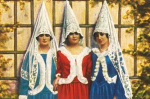 Španělské ženy v mantilách, c1928. od Unbekannt