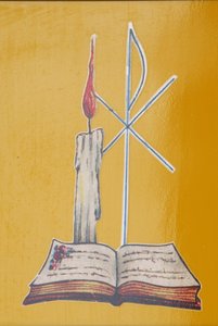 Vitráž. Oltářní svíčka a bible, Aneho, Togo od Unbekannt
