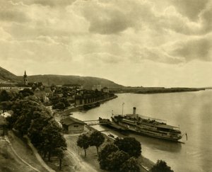 Parník na Dunaji v Hainburgu, Dolní Rakousko, c1935. od Unbekannt