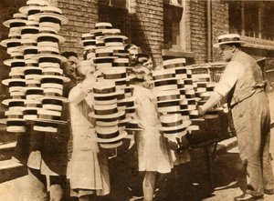 Slaměné klobouky se vracejí do přízně, 1930, 1933. od Unbekannt
