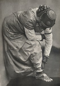 Tamulin mit Fuss- und Kopfschmuck, 1926 od Unbekannt