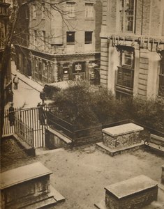 The Coopers Arms z hřbitova St. Olaves, Silver Street, c1935. od Unbekannt