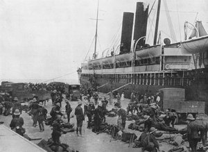 Dardanelské expediční síly vyráží: Nakládka transportu v Alexandrii, 1915 od Unbekannt