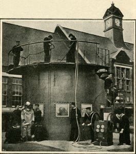 Potápěčská nádrž v Portsmouthu, kde se trénují potápěči, 1901. od Unbekannt