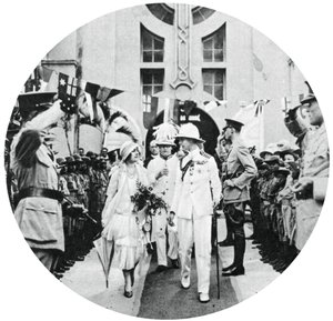 Vévoda a vévodkyně z Yorku na návštěvě hrobky admirála Benbowa, Kingston, Jamajka, 1927, 1937 od Unbekannt