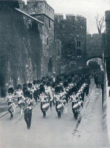 Stráže opouštějící Tower of London, c1914 od Unbekannt