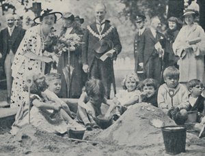 Královna otevírá dětské hřiště, 1936, 1937. od Unbekannt
