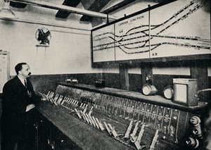 Signal-Box na křižovatce tubusů, 1926 od Unbekannt