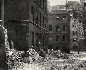 Místo brány z Fetter Lane a opuštěné domy čekající na demolici, 1934. od Unbekannt