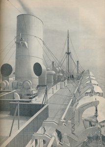 Top Deck of the Strathmore s moderními záchrannými čluny, 1936 od Unbekannt