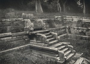 Schody ve zděném jezírku ke koupání, Anuradhapura, 1926 od Unbekannt