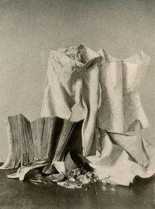 Dva páry nohavic, kalhoty, vak na korálky, peněženka a prošívaná spodnička, 18. století, 1937. od Unbekannt