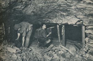 Nevědomí hrdinové, kteří dřou v nebezpečí, c1935 od Unbekannt