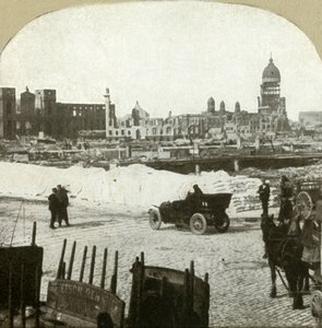 Pohled z distribuční stanice Moulder School, ukazující tuny mouky na chodníku, 1906. od Unbekannt