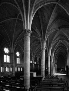 Pohled na staré cisterciácké opatství Notre Dame d