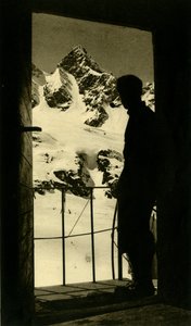 Pohled na Schattenspitze v Silvrettských Alpách...Wiesbadener Hütte, Partenen, Rakousko, c1935. od Unbekannt