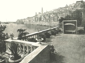 Pohled na město ze zálivu, Menton, Francie, 1895. od Unbekannt
