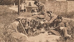 Bezdrátový operátor uvnitř Nejnovější typ tréninkového stroje, 1940 od Unbekannt