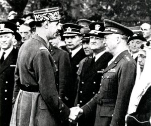 2. světová válka: De Gaulle pozdravuje Eisnhowera, 1944 od Unbekannt