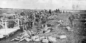 Místo pro evakuaci zraněných, Vimy, Francie, první světová válka, duben 1917 od Unbekannt