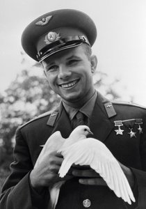 Jurij Gagarin, ruský kosmonaut, c1963-c1964 od Unbekannt