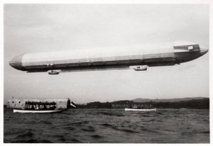 Zeppelin LZ3 ve vzduchu, Německo, c1906-1908 1933 od Unbekannt
