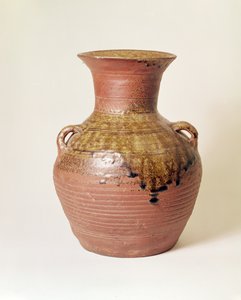Sklenice z dynastie Han (206 př. n. l. - 220 nl). Protoporcelán
