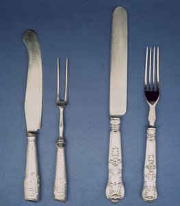 Stříbrný nůž a vidlička, Sheffield, kolem roku 1780 a pozdější verze 1835, od Atkina a Oxleyho od Unbekannt Unbekannt