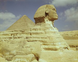 Sfinga a Velká Chufuova pyramida v Gíze, Stará říše, cca 2613-2494 před naším letopočtem