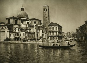 Gondola v Canal Grande naproti kostelu svatého Jeremiáše (San geremia) v sousedství Cannaregio. Fotografie Benátky od Wilhelma Bodea od Unbekannt