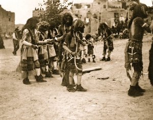 Přenášení hadů 1900 (foto) od Hippolyte Lalaise Devéria