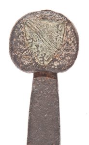Pozdně středověký široký meč s dřívější vikingskou čepelí a se zbraněmi rodiny De Bohunů, hrabat z Herefordu a Essexu, 11. - 14. století od Unbekannt
