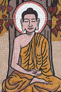 Buddhistická pagoda Ong Nui, Nástěnná freska, Život Buddhy, Buddha Šákjamuni sedící v meditační pozici pod stromem Bodhi, Quy Nhon, Vietnam, 2019 (foto) od Unbekannt